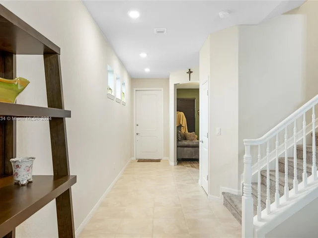 1595 Myrtle Oak Ter, Hollywood FL 33021