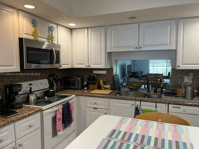 16171 Blatt Blvd # 112, Weston FL 33326