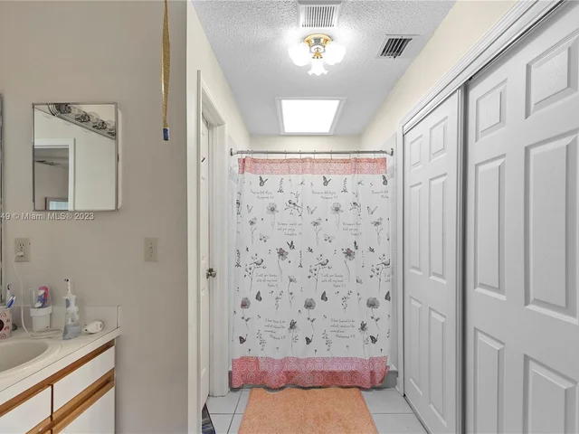 850 Mendoza Drive, Kissimmee FL 34758