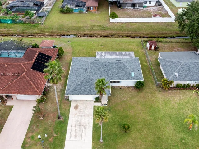 850 Mendoza Drive, Kissimmee FL 34758