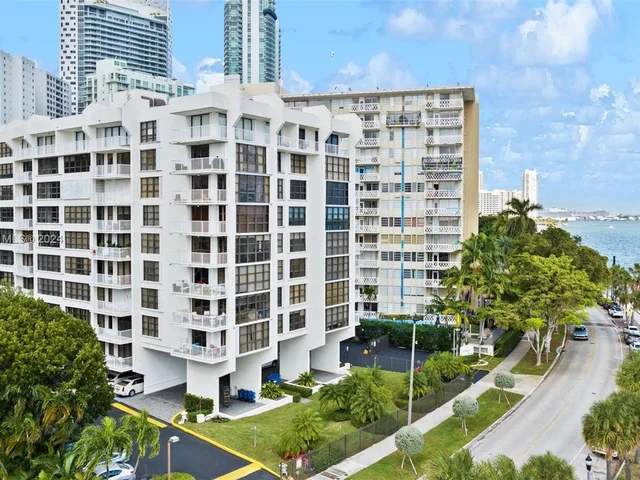 1440 Brickell Bay Dr # 707, Miami FL 33131