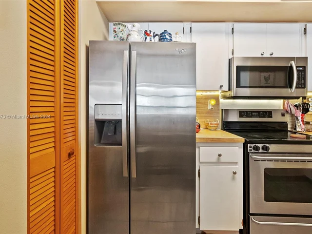 1440 Brickell Bay Dr # 707, Miami FL 33131