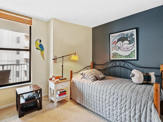 1440 Brickell Bay Dr # 707, Miami FL 33131