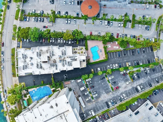 1440 Brickell Bay Dr # 707, Miami FL 33131