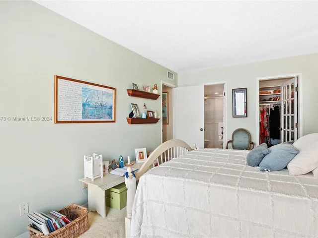 1440 Brickell Bay Dr # 707, Miami FL 33131