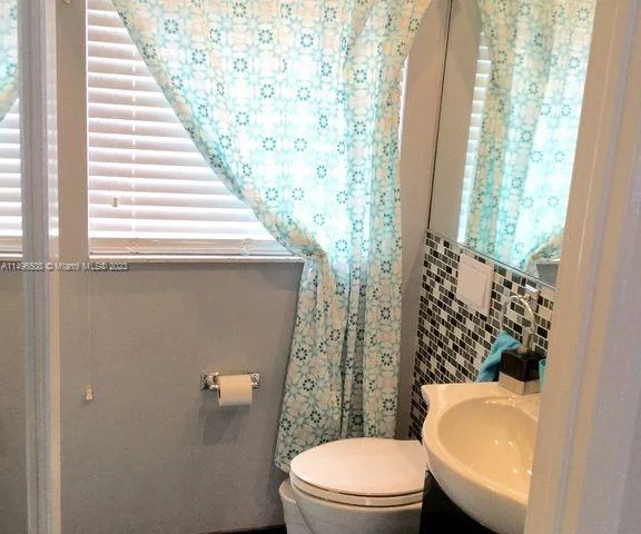 1535 Jackson St, Hollywood FL 33020