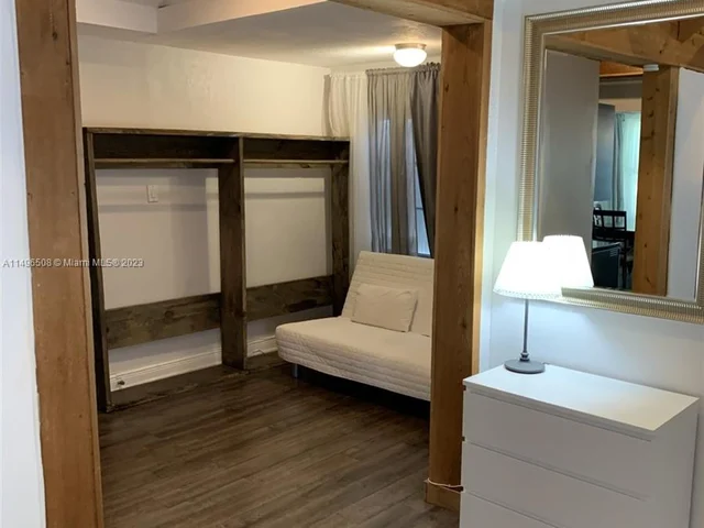 1535 Jackson St, Hollywood FL 33020