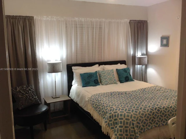 1535 Jackson St, Hollywood FL 33020