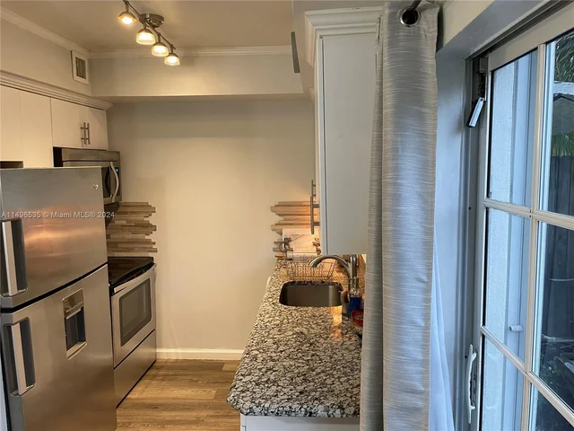 609 NE 13th Ave # 101, Fort Lauderdale FL 33304