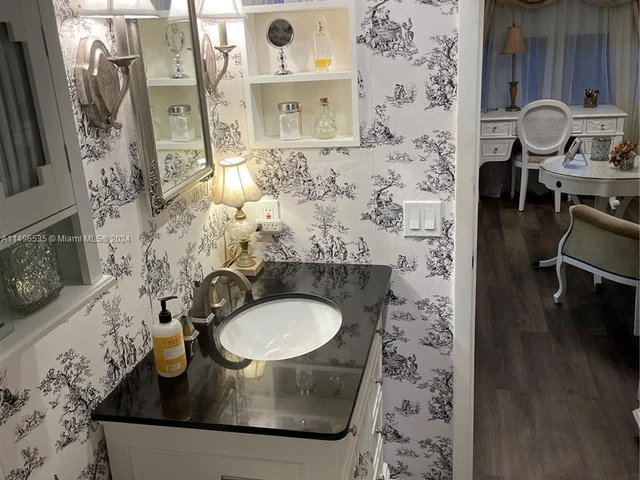 609 NE 13th Ave # 101, Fort Lauderdale FL 33304