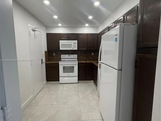 10777 W Sample Rd # 618, Coral Springs FL 33065