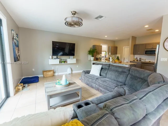 109 SE 36th Pl, Homestead FL 33033