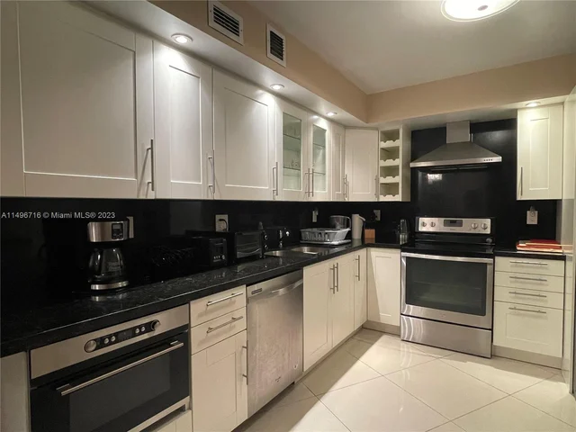 3180 S Ocean Dr # 519, Hallandale Beach FL 33009