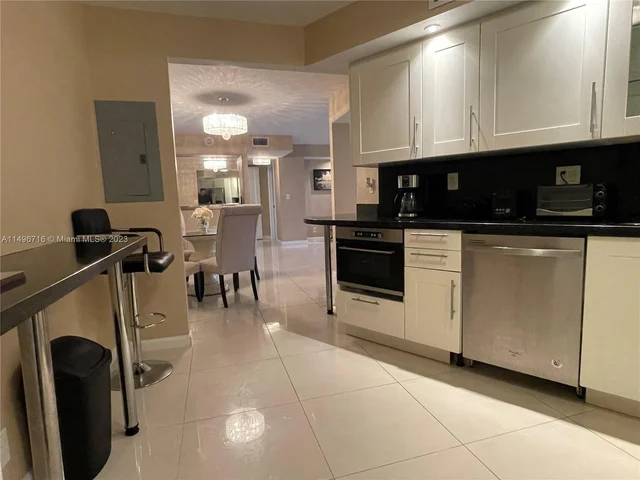 3180 S Ocean Dr # 519, Hallandale Beach FL 33009