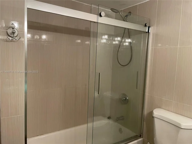 3180 S Ocean Dr # 519, Hallandale Beach FL 33009