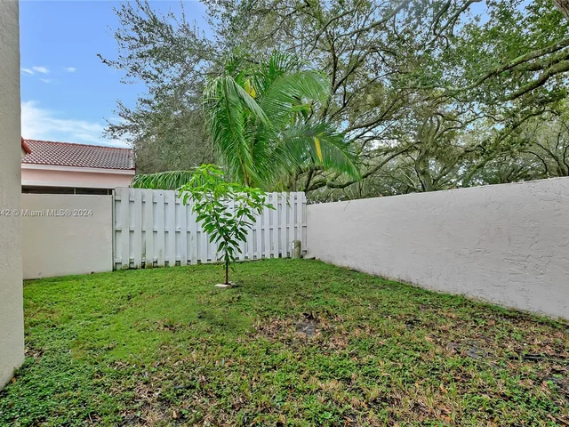 12756 NW 11th Ct, Sunrise FL 33323