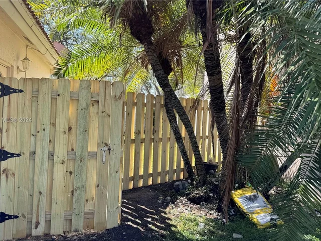 12756 NW 11th Ct, Sunrise FL 33323