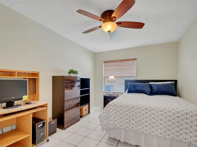 12756 NW 11th Ct, Sunrise FL 33323