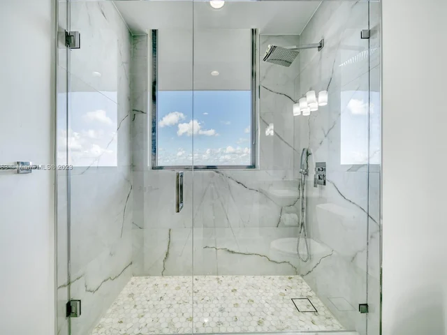 5252 NW 85th Ave, Doral FL 33166