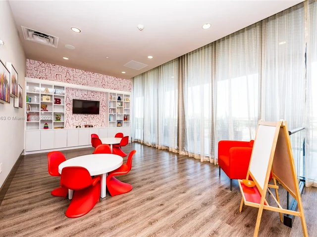 5252 NW 85th Ave, Doral FL 33166