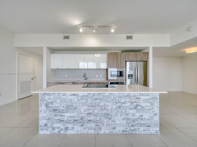 5252 NW 85th Ave, Doral FL 33166