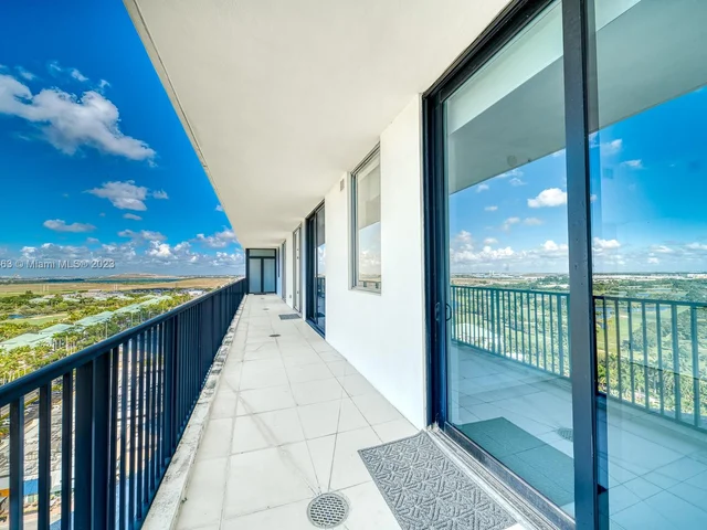 5252 NW 85th Ave, Doral FL 33166