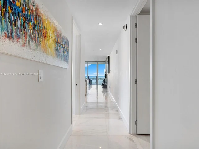 700 NE 26th terrace # 5301, Miami FL 33137