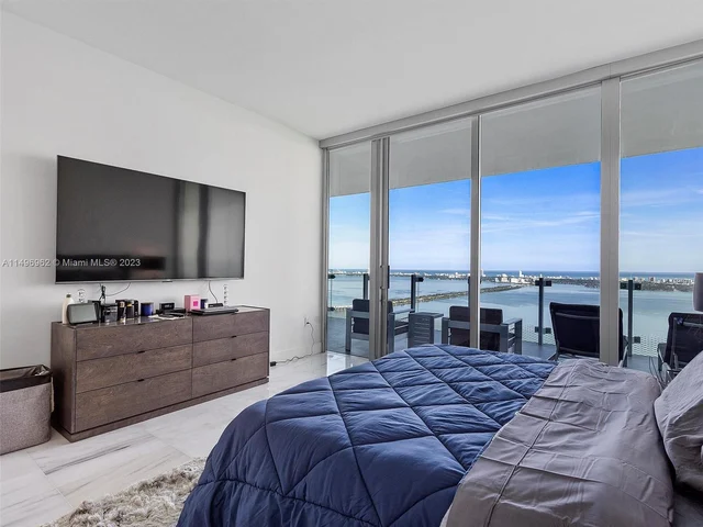 700 NE 26th terrace # 5301, Miami FL 33137