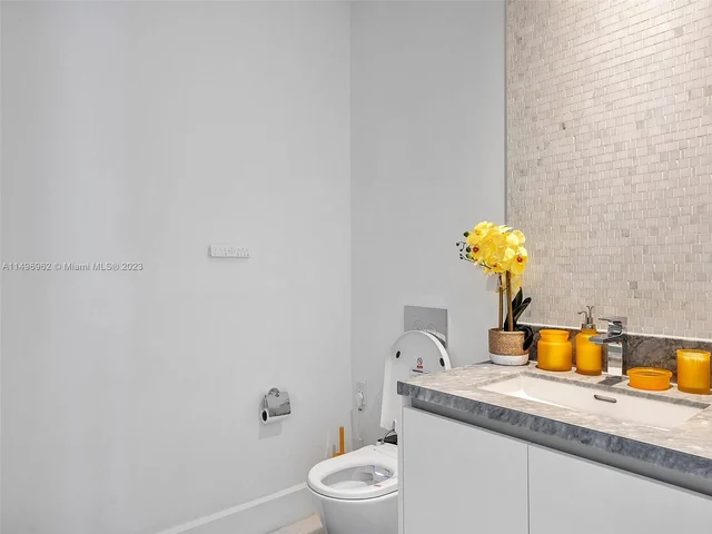 700 NE 26th terrace # 5301, Miami FL 33137