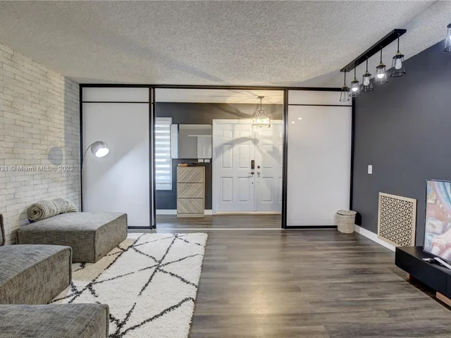 1645 SW 97th Ave, Miami FL 33165