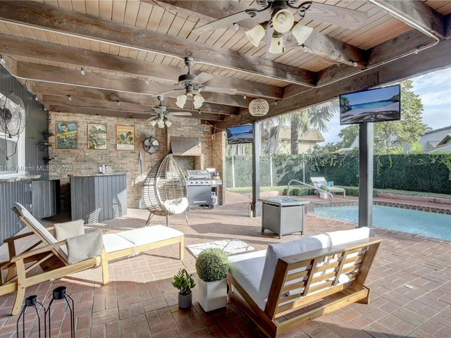 1645 SW 97th Ave, Miami FL 33165