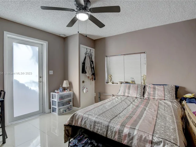 1645 SW 97th Ave, Miami FL 33165