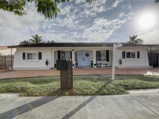 1645 SW 97th Ave, Miami FL 33165