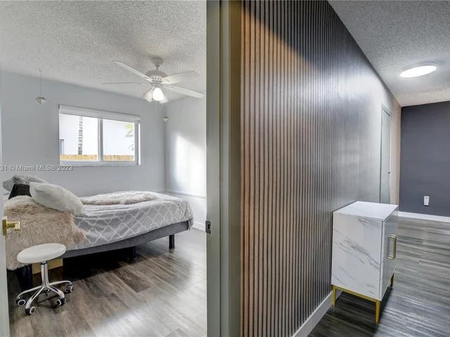 1645 SW 97th Ave, Miami FL 33165