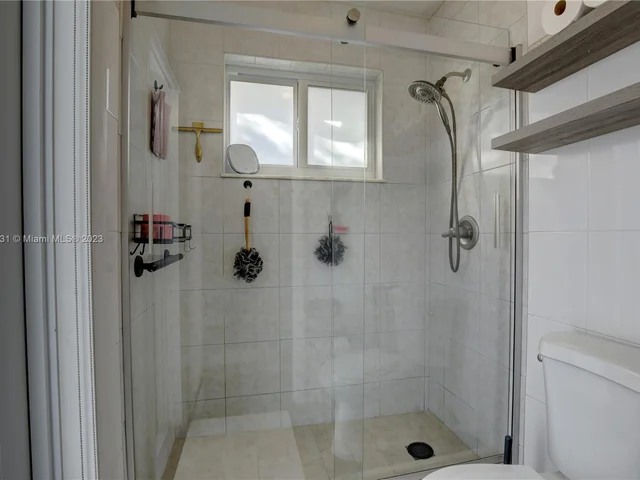 1645 SW 97th Ave, Miami FL 33165