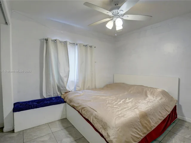 1645 SW 97th Ave, Miami FL 33165