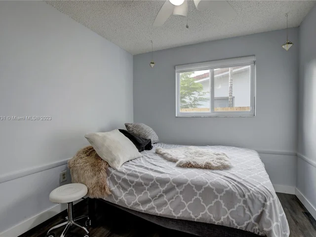 1645 SW 97th Ave, Miami FL 33165