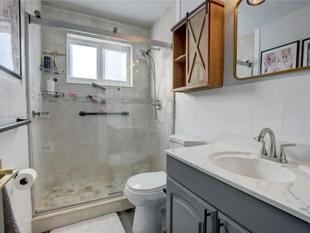 1645 SW 97th Ave, Miami FL 33165