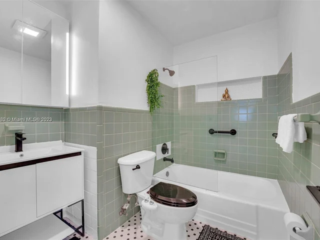 1514 Liberty St, Hollywood FL 33020