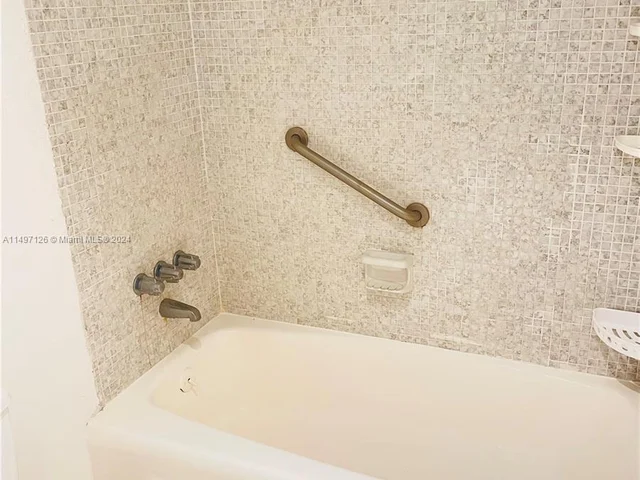 4001 S Ocean Dr # 8H, Hollywood FL 33019