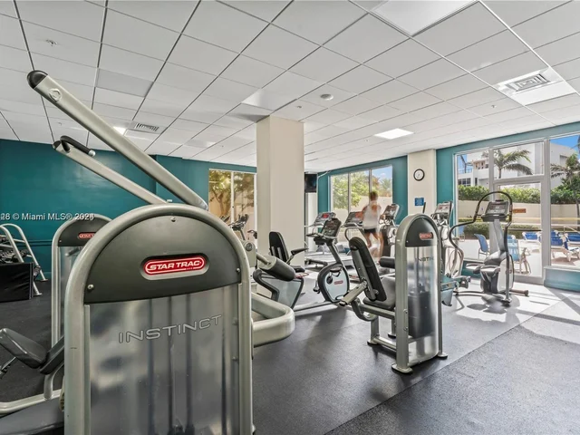 4001 S Ocean Dr # 8H, Hollywood FL 33019