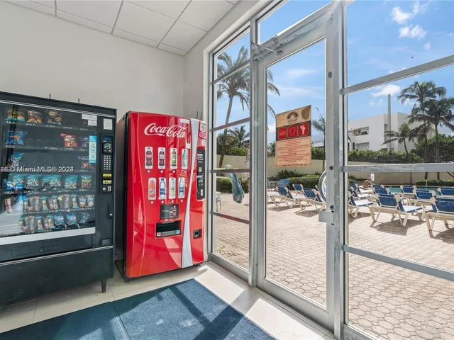 4001 S Ocean Dr # 8H, Hollywood FL 33019