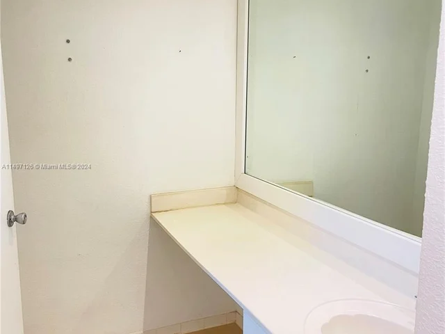 4001 S Ocean Dr # 8H, Hollywood FL 33019