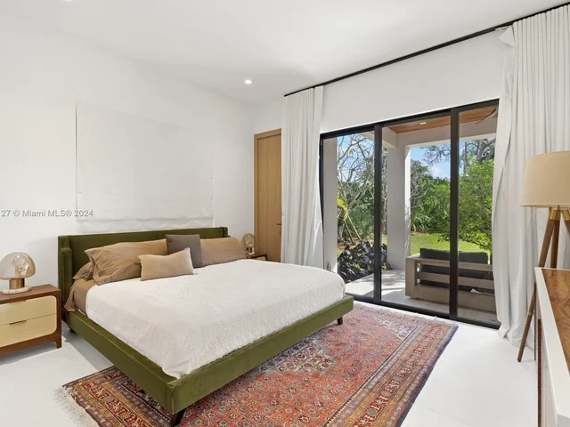 7310 SW 104th St, Pinecrest FL 33156