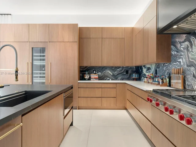 7310 SW 104th St, Pinecrest FL 33156