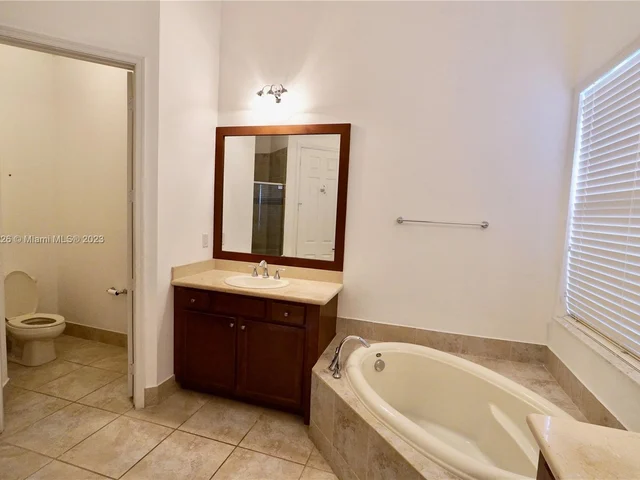 3927 NW 84th Way, Cooper City FL 33024