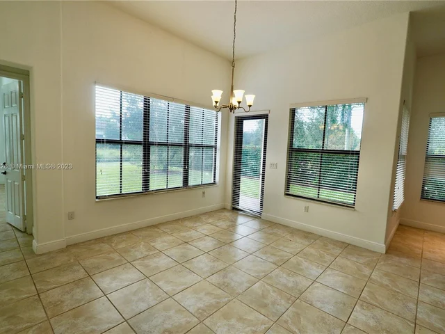 3927 NW 84th Way, Cooper City FL 33024