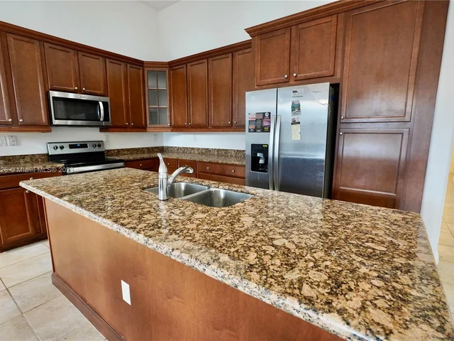 3927 NW 84th Way, Cooper City FL 33024