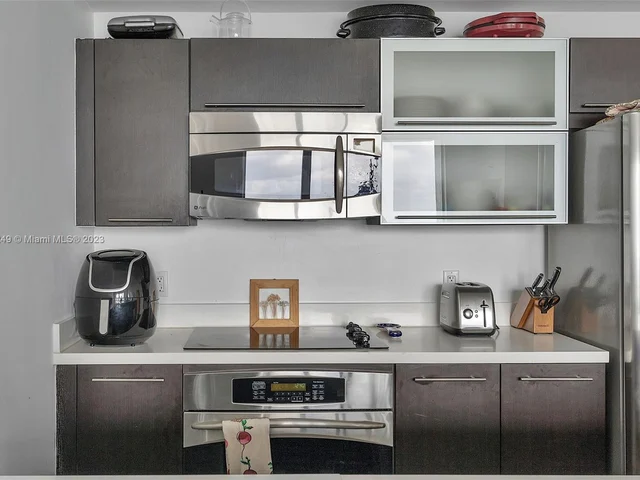 90 SW 3rd St # 4105, Miami FL 33130