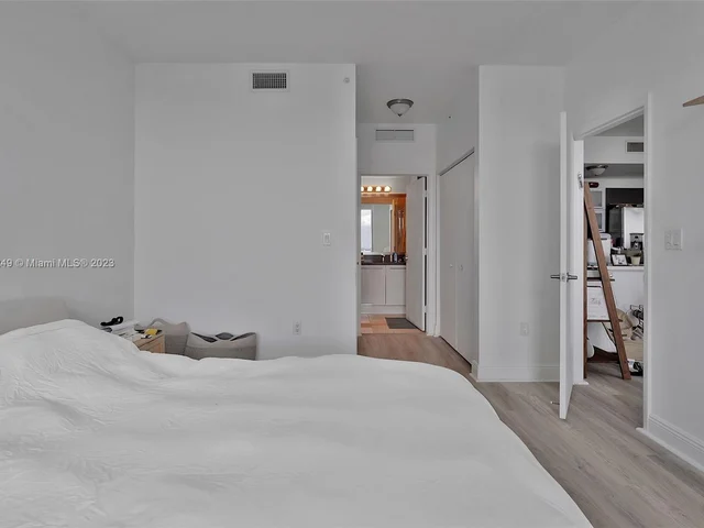 90 SW 3rd St # 4105, Miami FL 33130